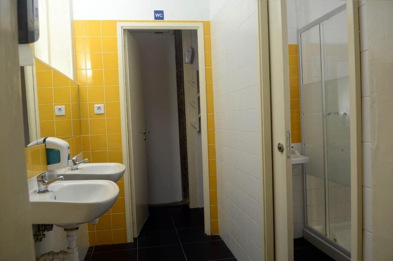 Hostel O2 *