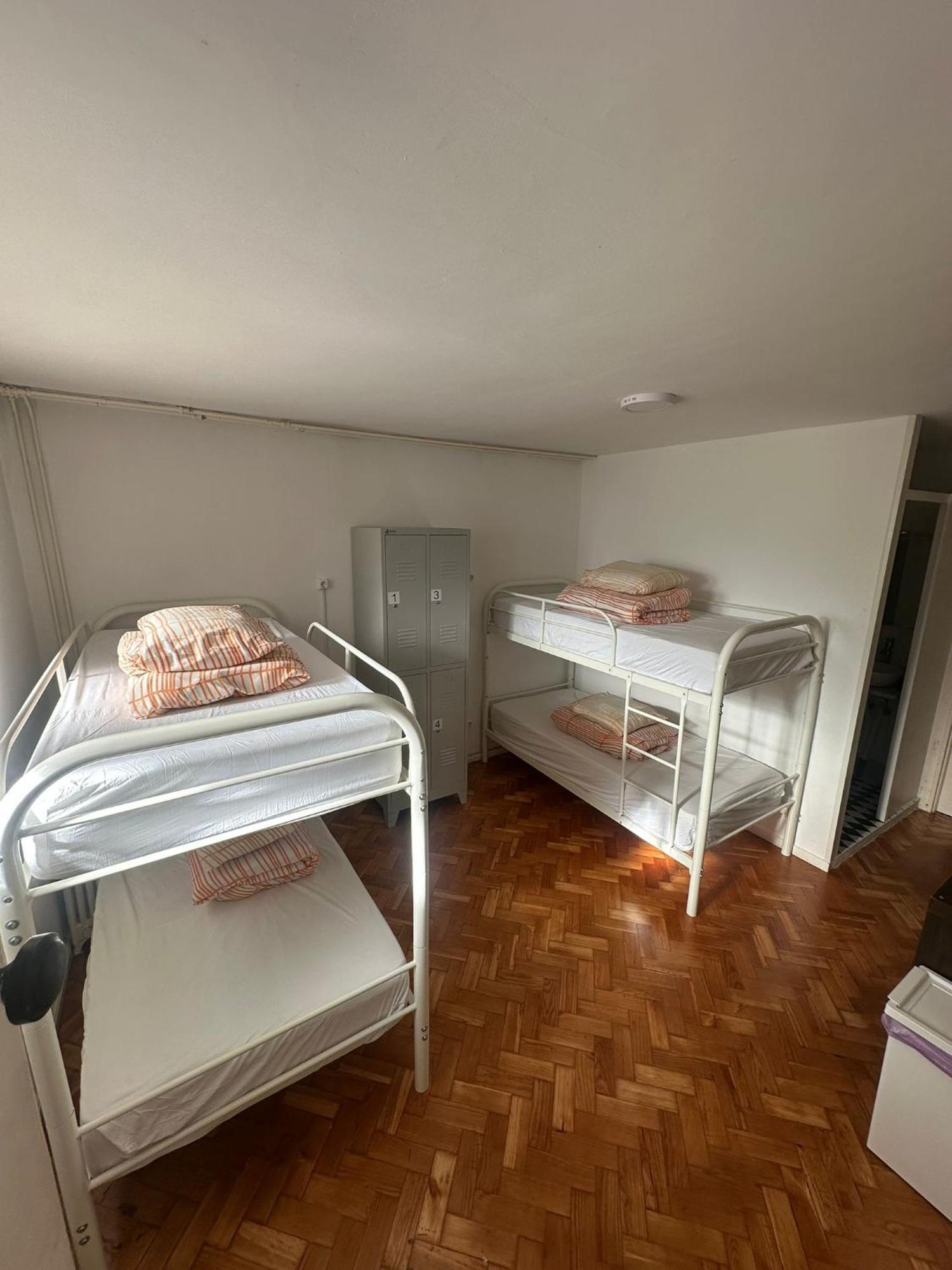 Hostel O2 *